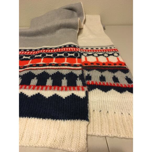 GAP Reversible Blanket Scarf Gray White - Picture 12 of 15